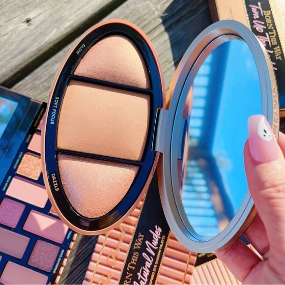 NEW Too Faced Born This Way Eyeshadow Pallete - Picture 3 of 12